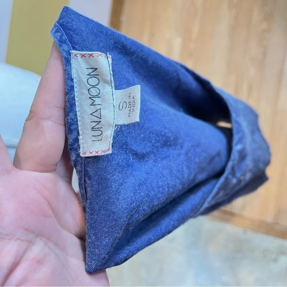 2/$25 Luna Moon Buckle Blue Chambray Denim Floral Boho Bohemian Western Tank Top - Picture 12 of 14